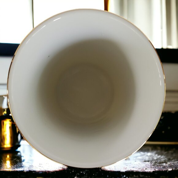 Vintage Christmas Vanity Bathroom Set Soap Dish Tumbler Glass Porcelain Japan - Picture 5 of 12